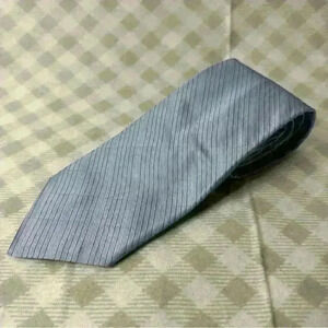 Calvin Klein Men's Classic Neck Tie Light Blue Grid Silk Blend MSRP $69.50